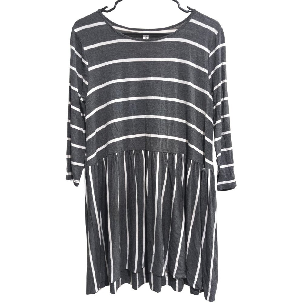 Zenana Premium Size Small Grey White Striped Babydoll 3/4 Sleeve Tunic Top